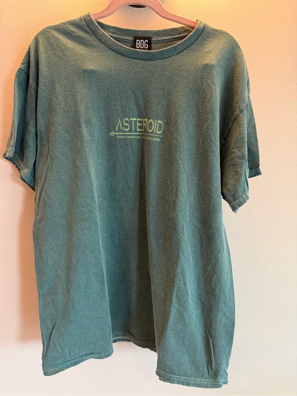 BDG Urban Outfitters Asteroid Dinosaur Skull T-Shirt Green Small